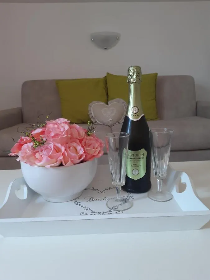 Garda City Home Family Apartments