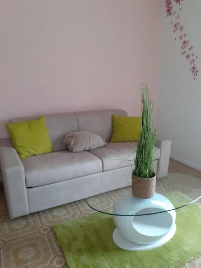 Garda City Home Family Apartments 0*, 가르다