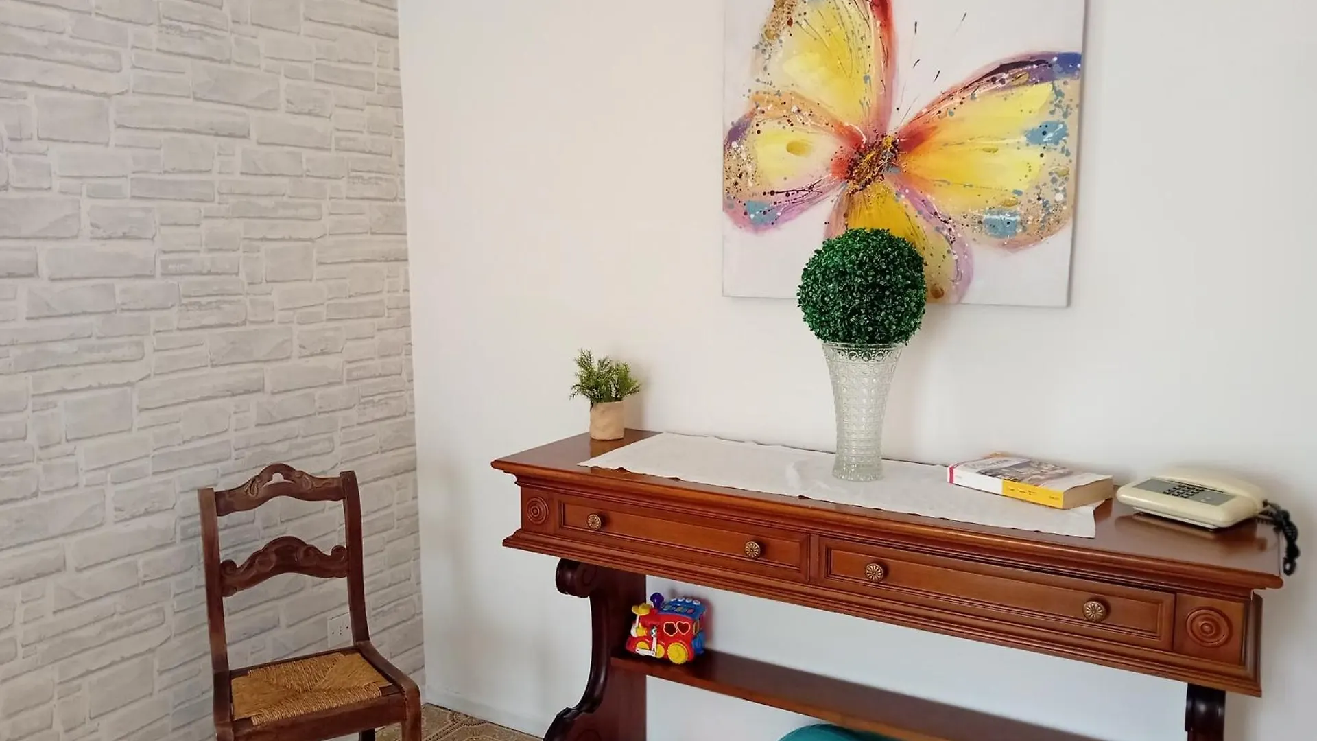 Garda City Home Family Apartments